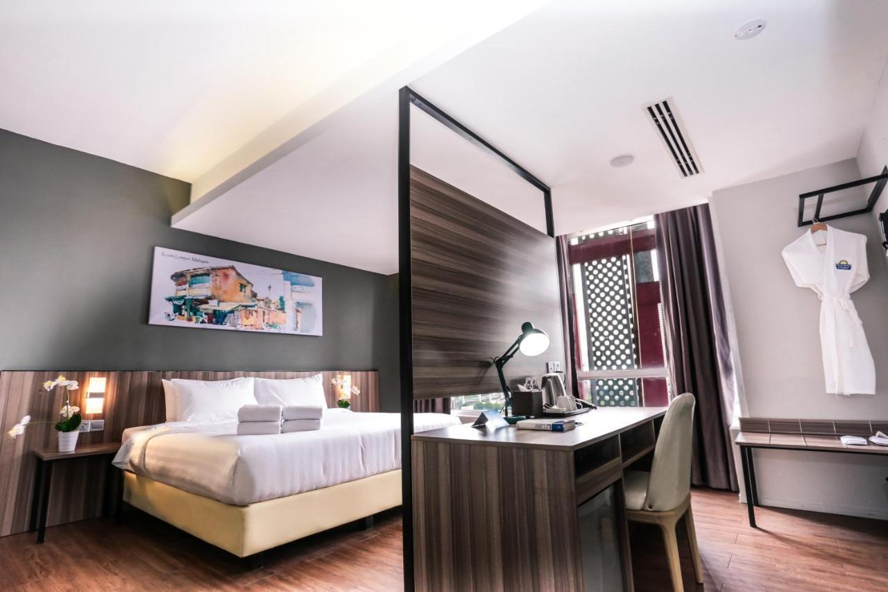 Days Hotel & Suites By Wyndham Kl - Chan Sow Lin Mrt Or Lrt Kuala Lumpur Exterior foto