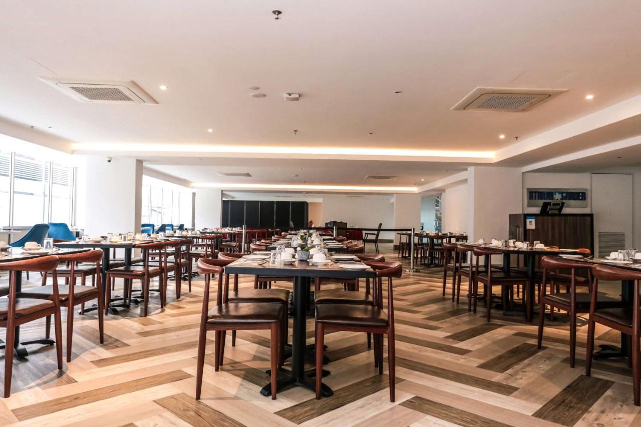 Days Hotel & Suites By Wyndham Kl - Chan Sow Lin Mrt Or Lrt Kuala Lumpur Exterior foto