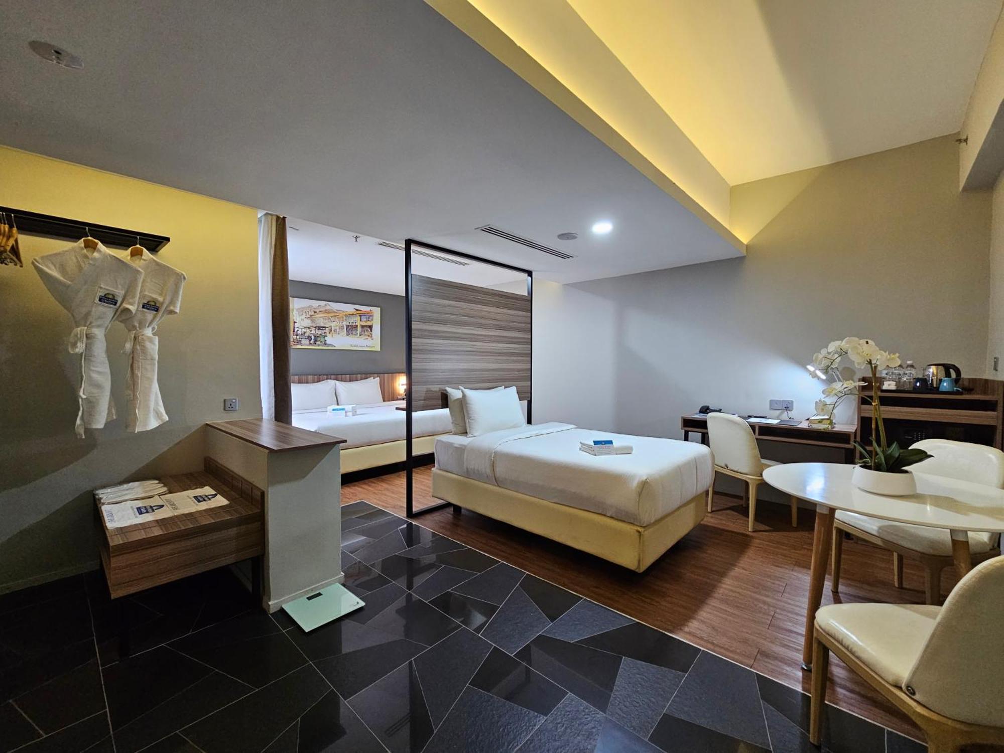 Days Hotel & Suites By Wyndham Kl - Chan Sow Lin Mrt Or Lrt Kuala Lumpur Exterior foto